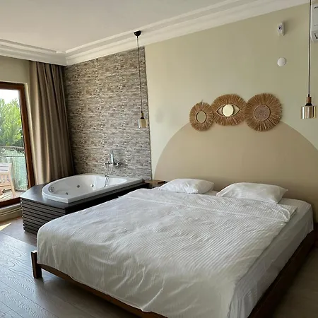 Kingway Hotel *
